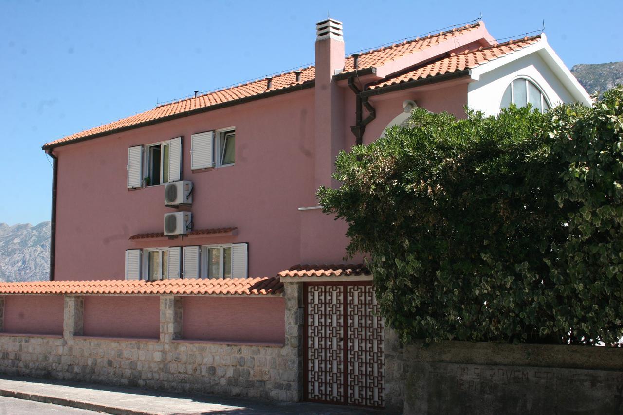 Maritimo Apartments Kotor Exterior photo
