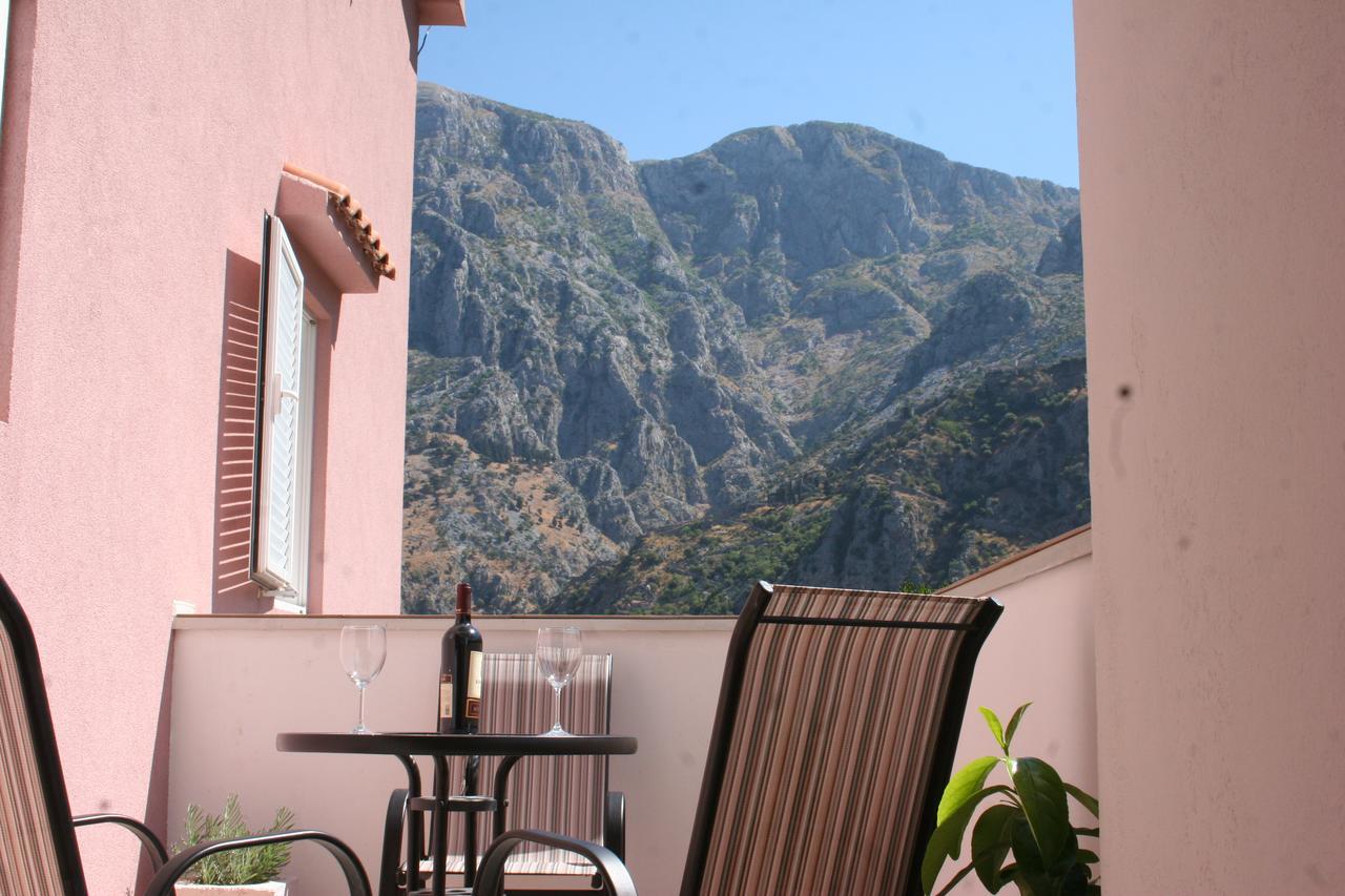 Maritimo Apartments Kotor Exterior photo