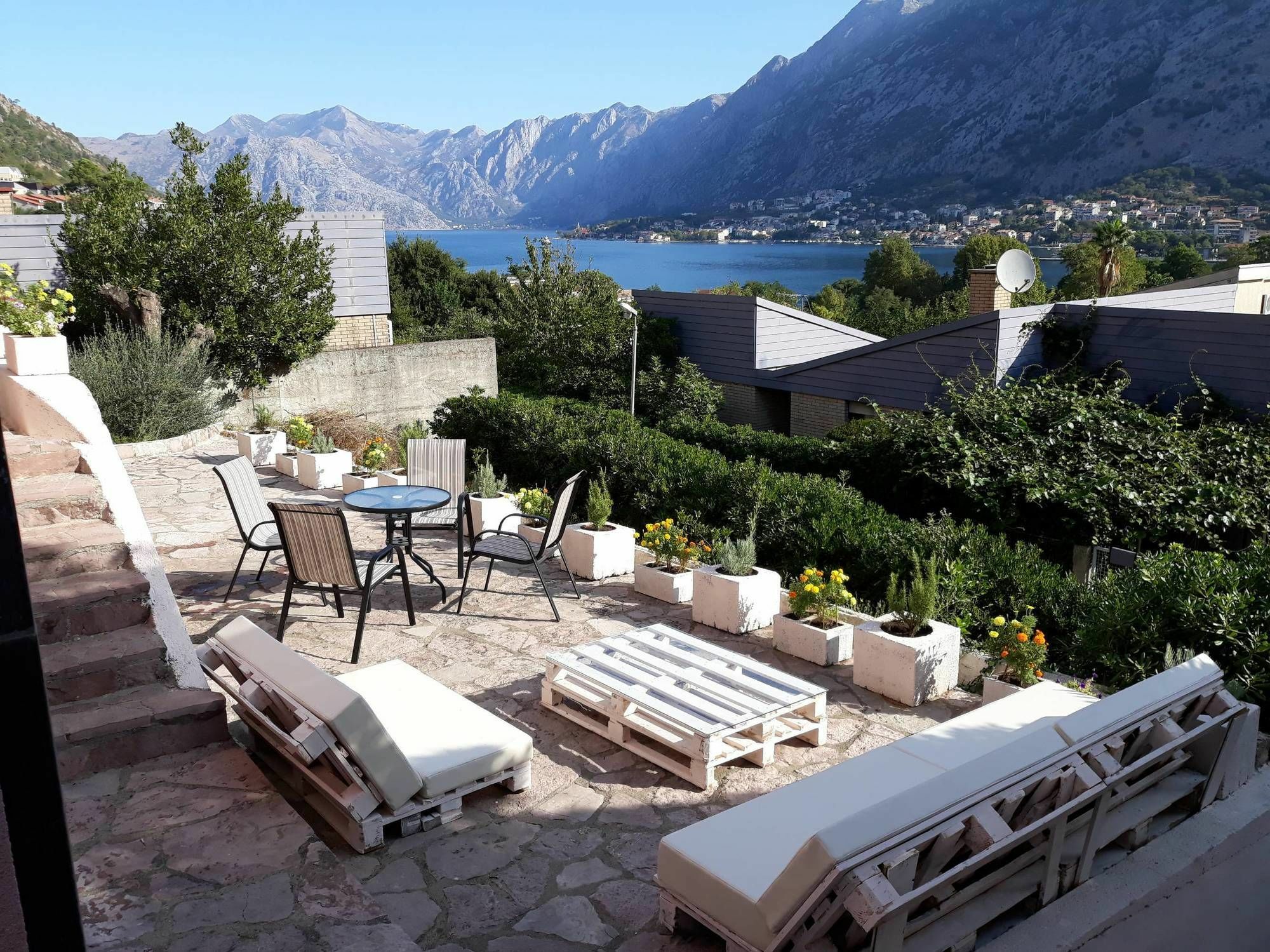 Maritimo Apartments Kotor Exterior photo